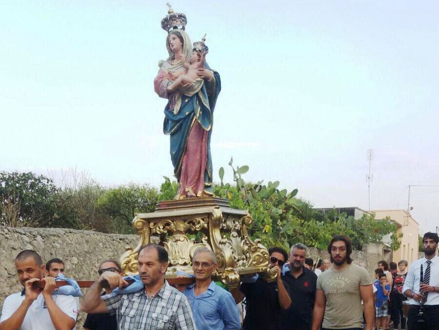 Madonna in processione - feste patronali Salento
